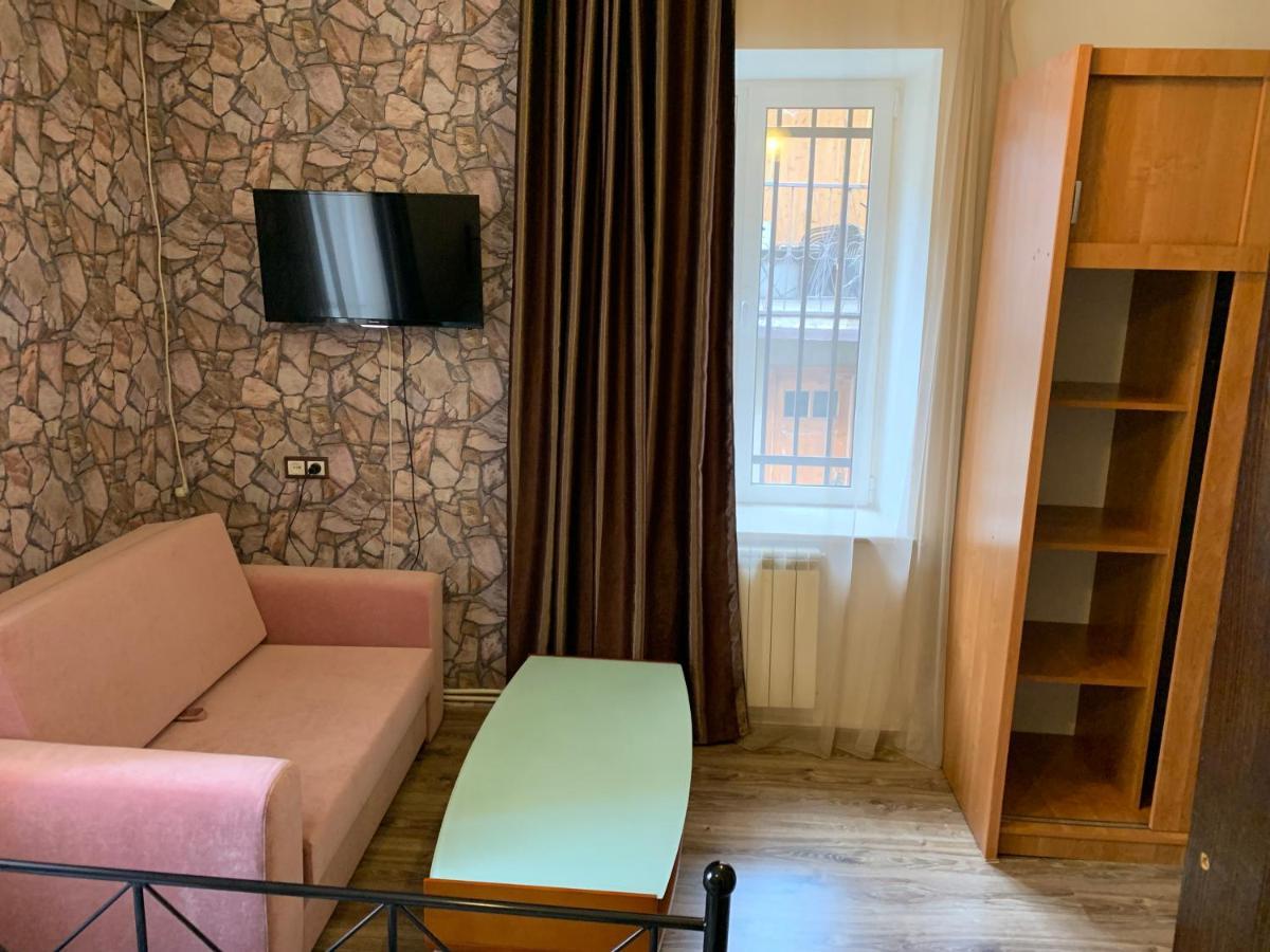 Shara Talyan Guest House & Tours Jerevan Buitenkant foto